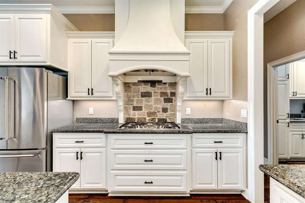 2903 Oakwood Shores Drive, Richwood, TX 77515