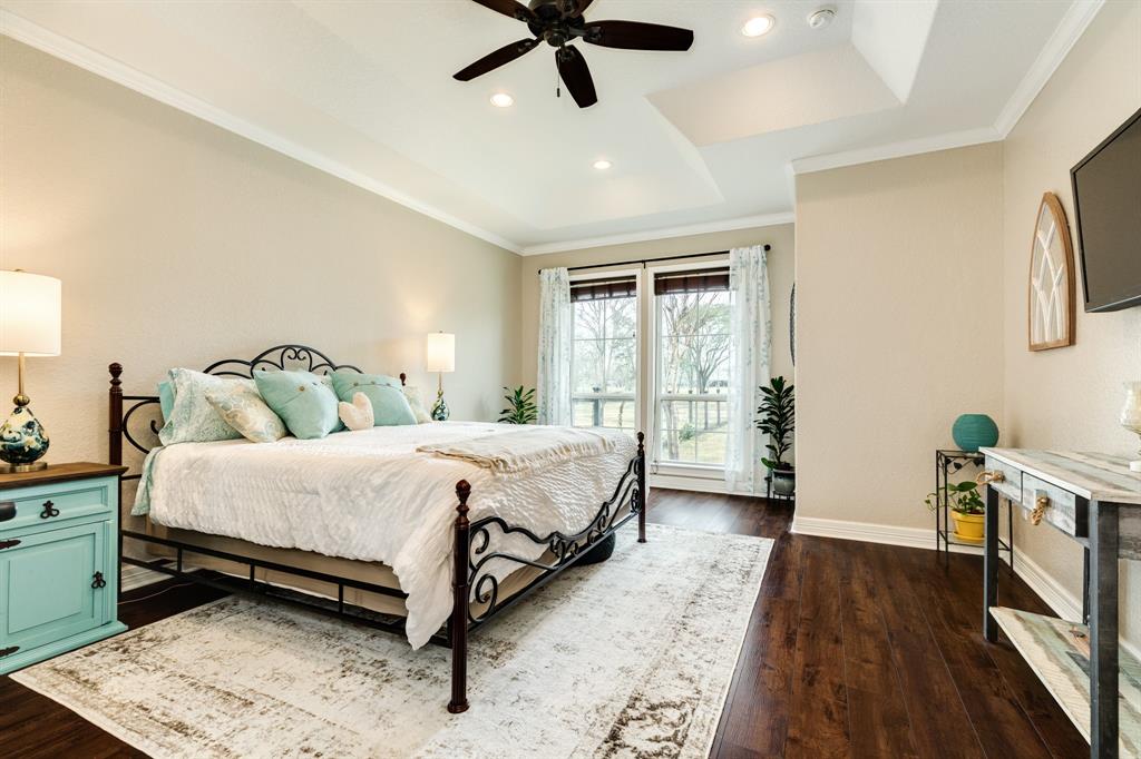 2903 Oakwood Shores Drive, Richwood, TX 77515