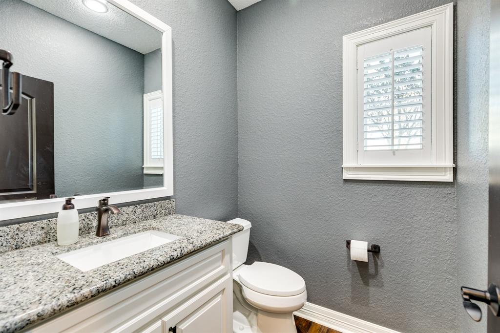 2903 Oakwood Shores Drive, Richwood, TX 77515