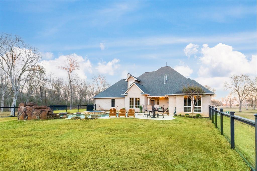 2903 Oakwood Shores Drive, Richwood, TX 77515