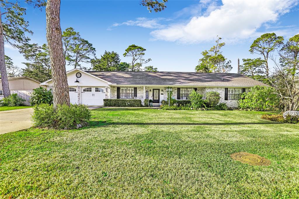 7215 Bayou Vista Dr, Baytown, TX 77521