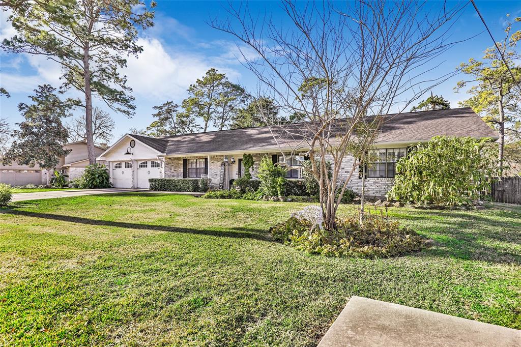 7215 Bayou Vista Dr, Baytown, TX 77521