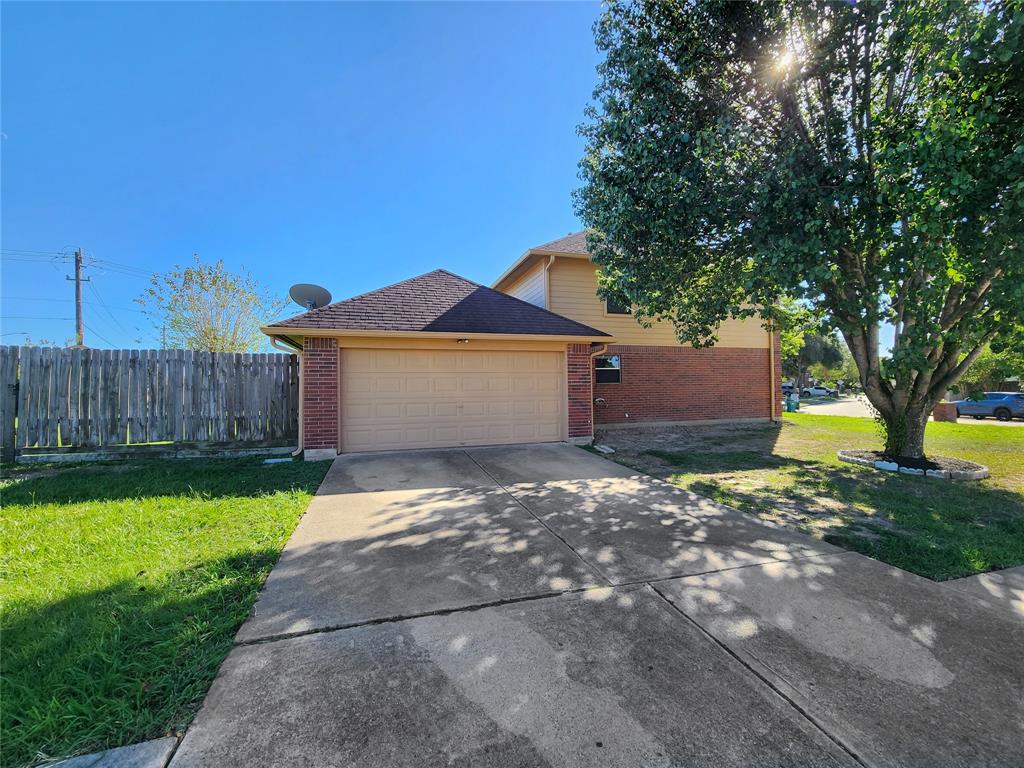 6230 Ghana Ln, Pasadena, TX 77505