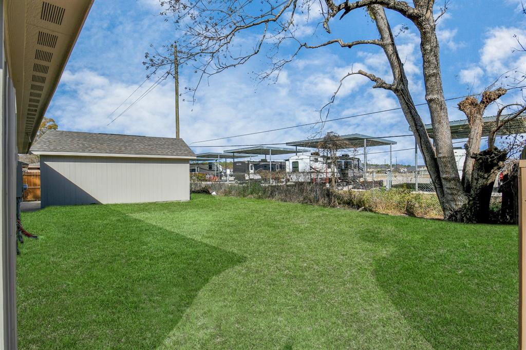 2027 Millhouse Rd, Houston, TX 77073