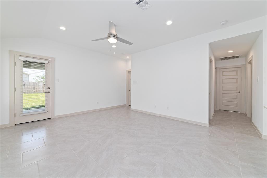 7711 Rainham Valley Ln, Richmond, TX 77407