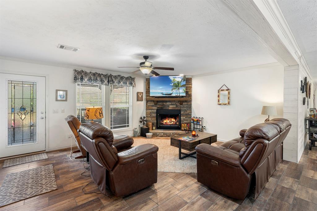 6942 County Road 344, Navasota, TX 77868