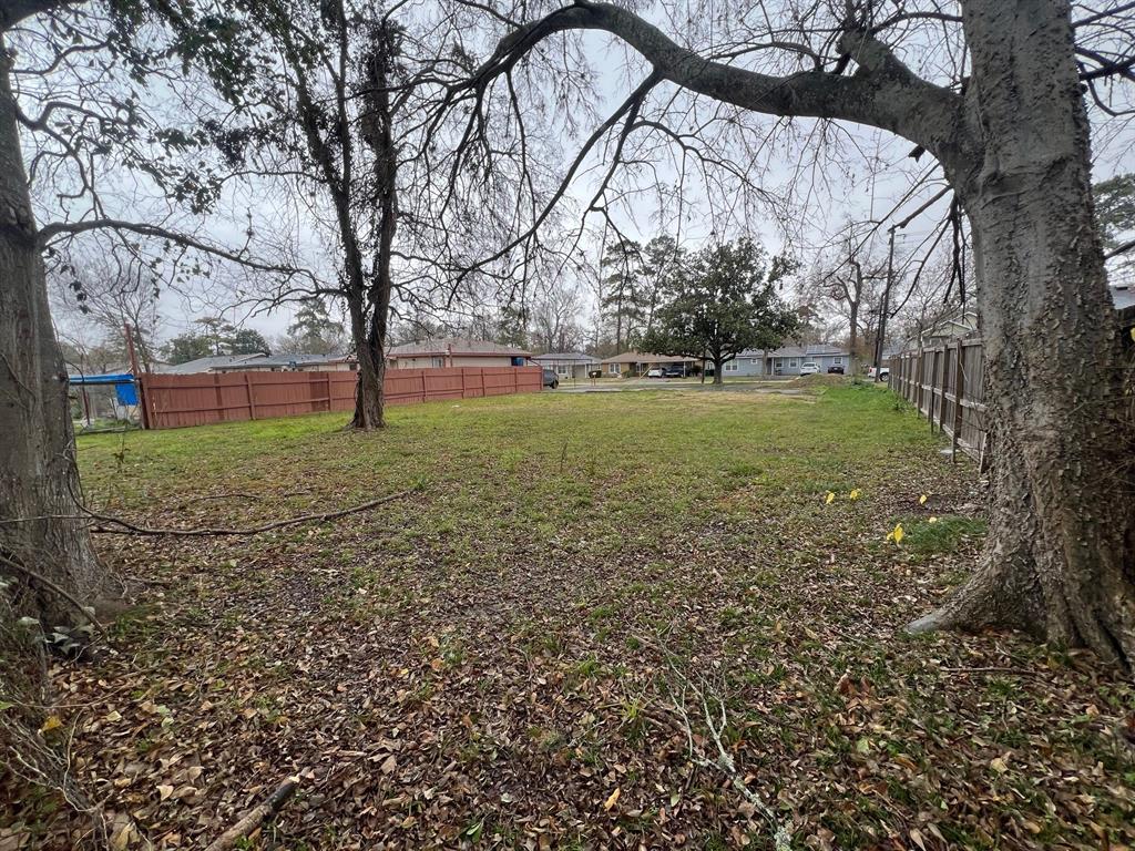 For Sale 8229 Homewood Lane, Houston, TX 77028 9.29/sq ft