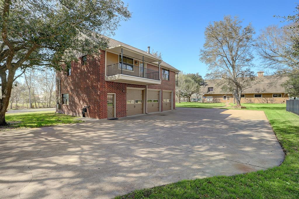 5205 W Orange St, Pearland, TX 77581