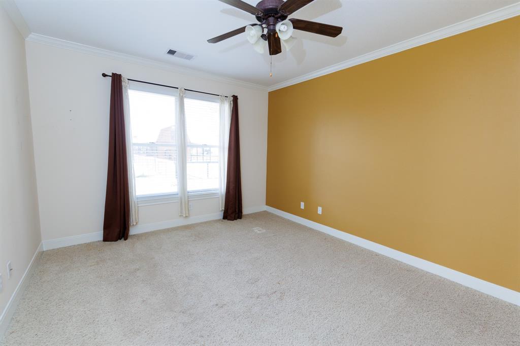 1328 Fm 682, Yoakum, TX 77995