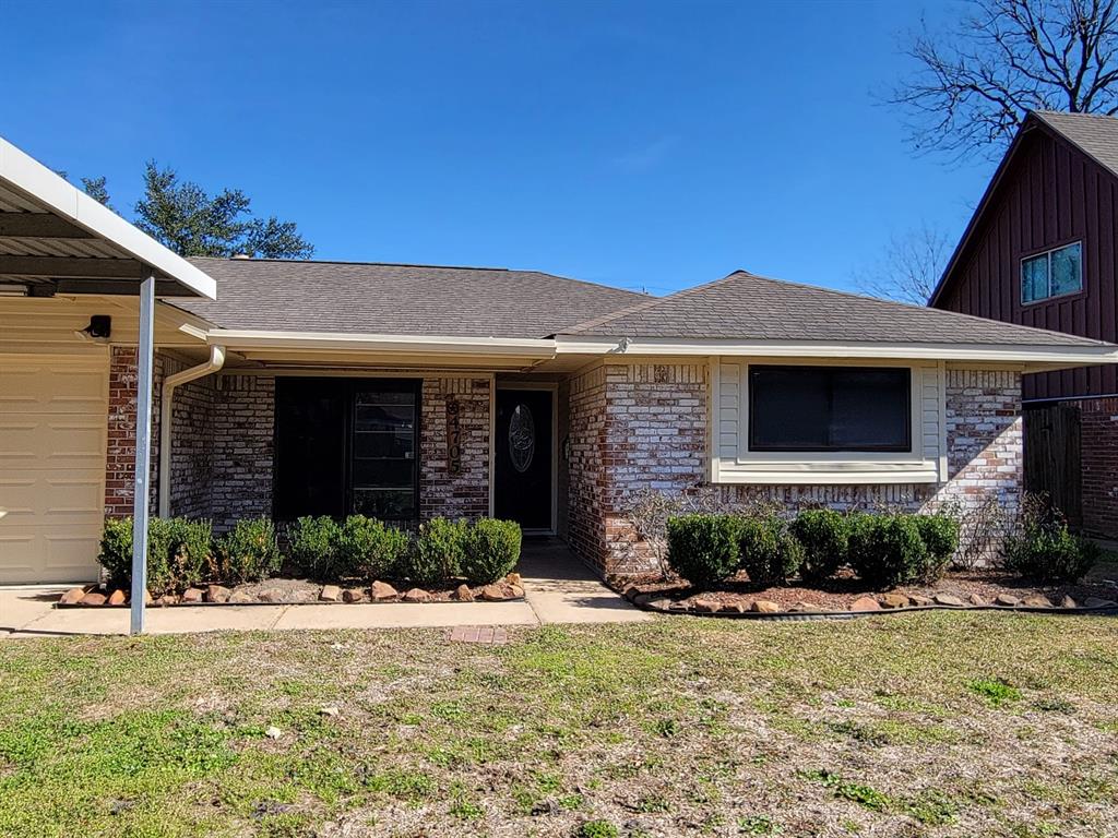 4705 College Park Dr, Deer Park, TX 77536