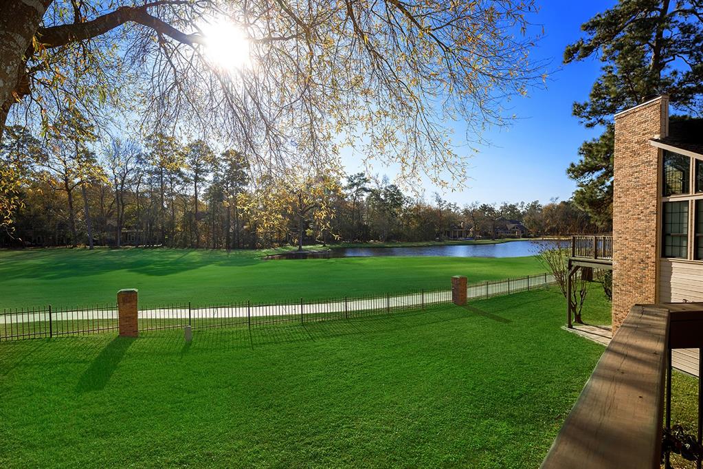 26 Fairway Oaks Pl, The Woodlands, TX 77380