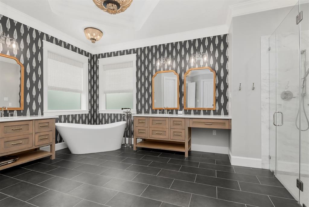 17 Kings Lake Estates Blvd, Humble, TX 77346