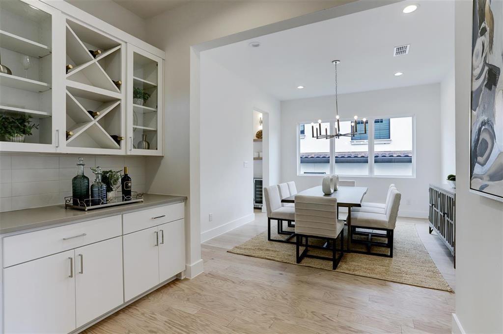 4708 Holt St, Houston, TX 77401