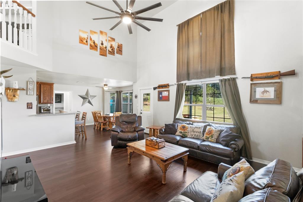 5784 CR 325, Navasota, TX 77868