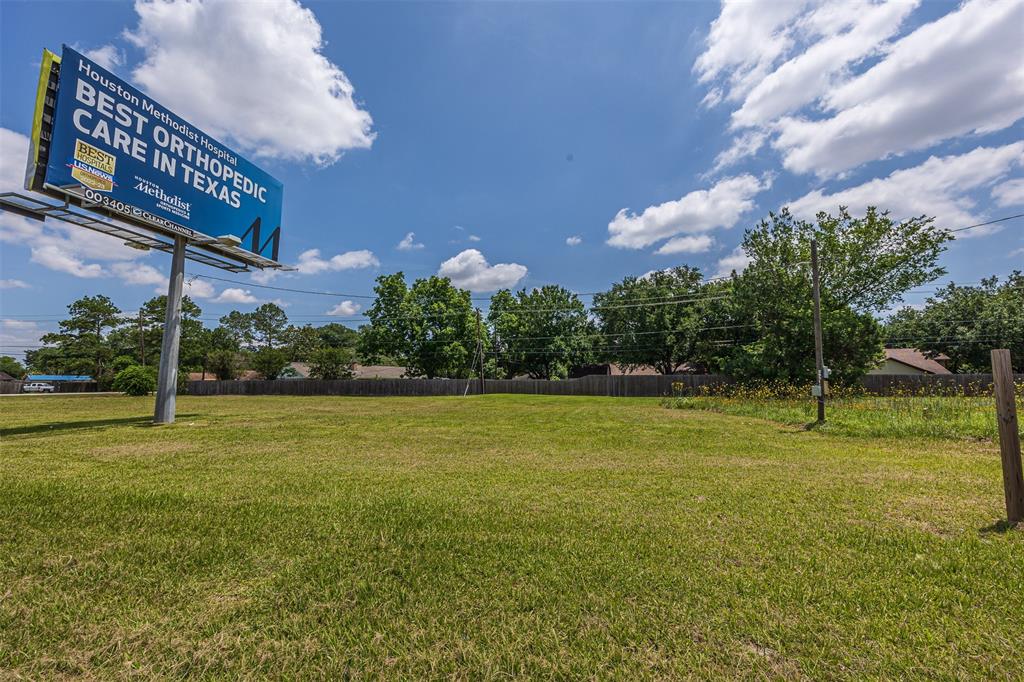 5905 Red Bluff Rd, Pasadena, TX 77505