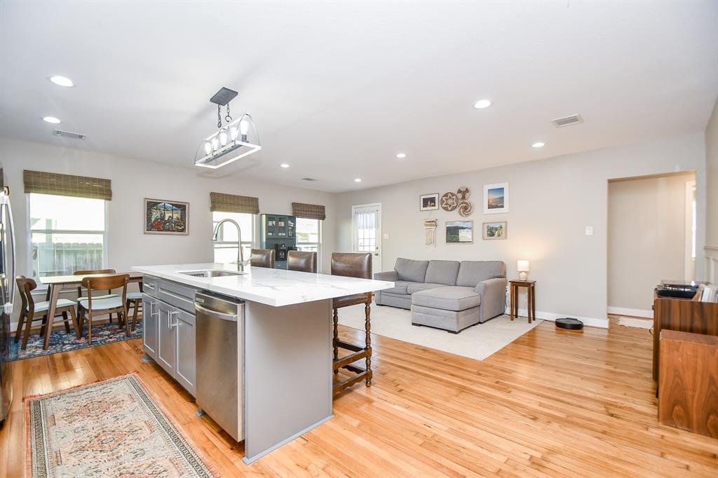 6818 Japonica St, Houston, TX 77087