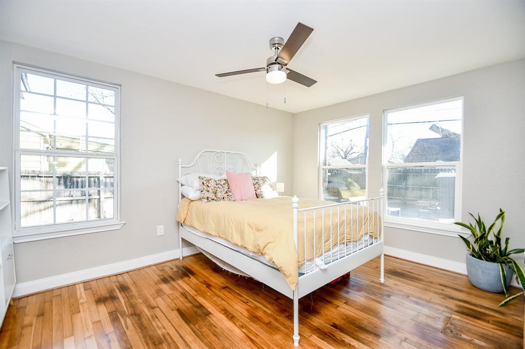 6818 Japonica St, Houston, TX 77087