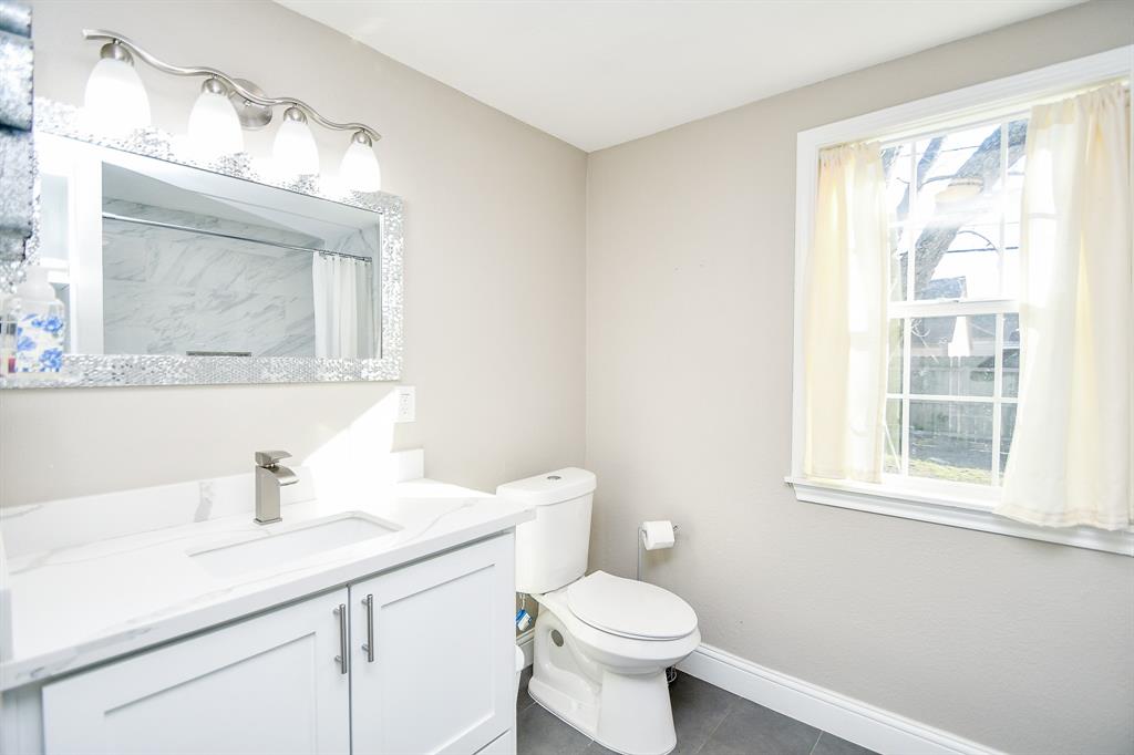 6818 Japonica St, Houston, TX 77087