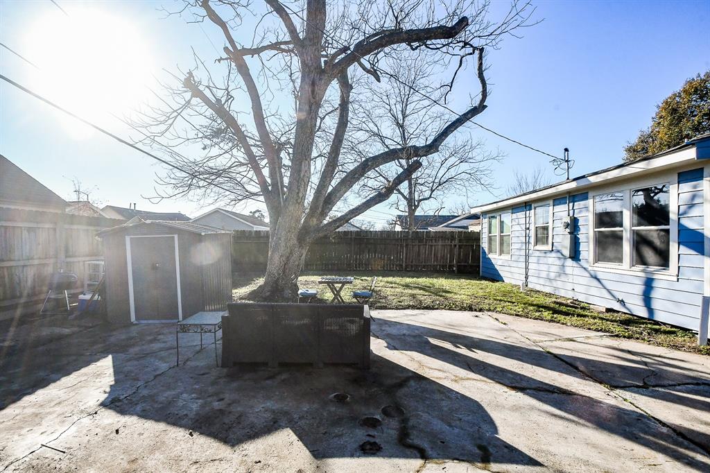 6818 Japonica St, Houston, TX 77087