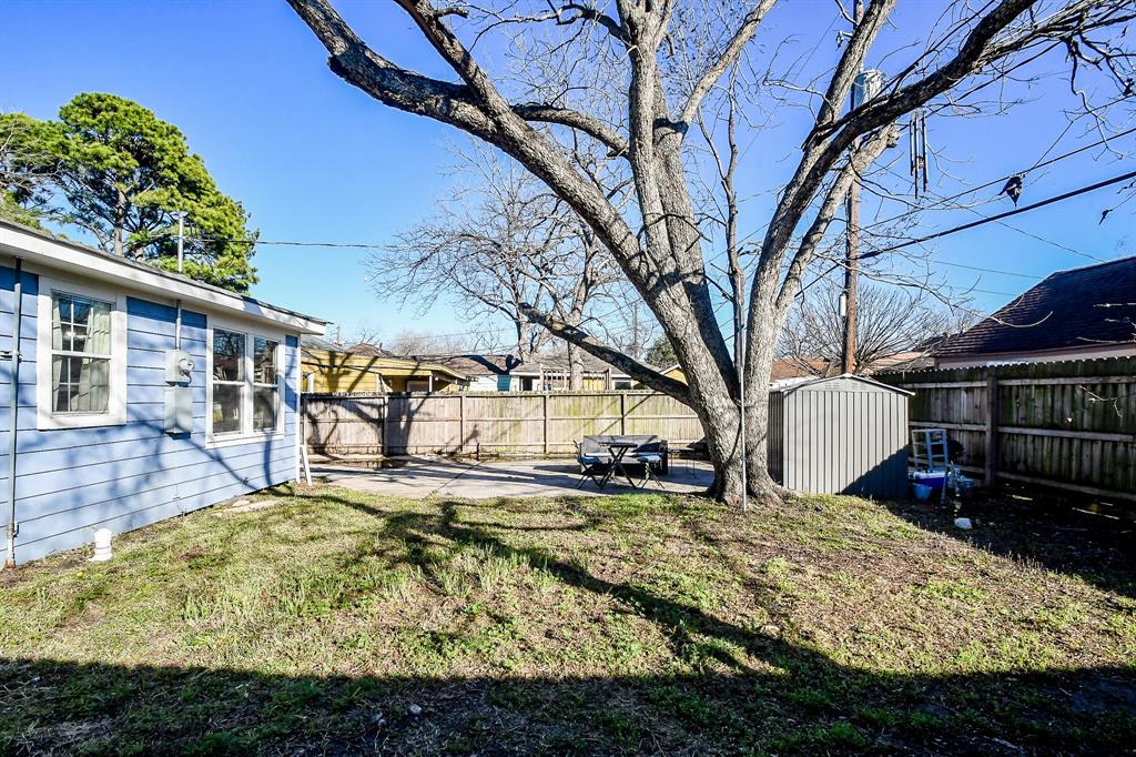 6818 Japonica St, Houston, TX 77087