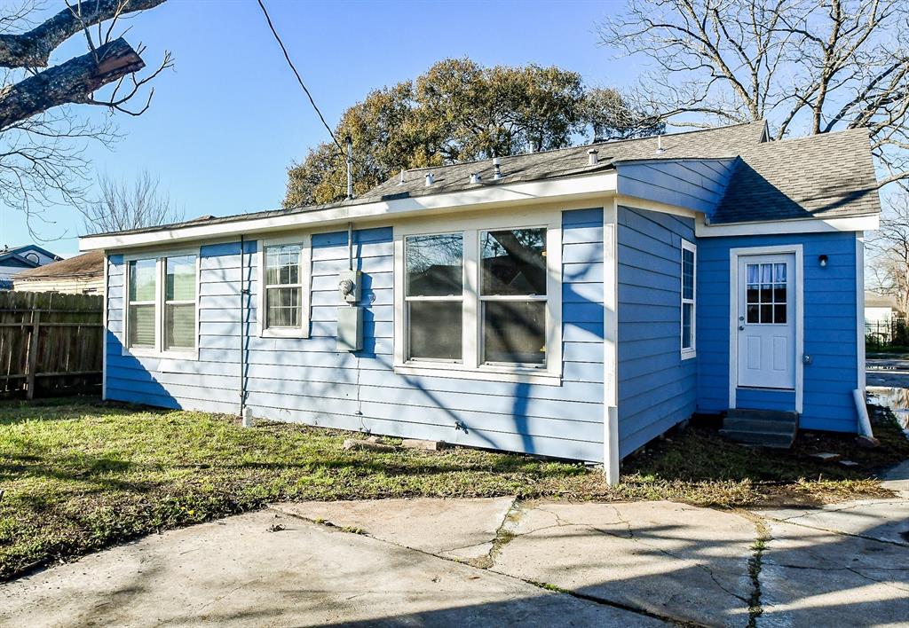 6818 Japonica St, Houston, TX 77087