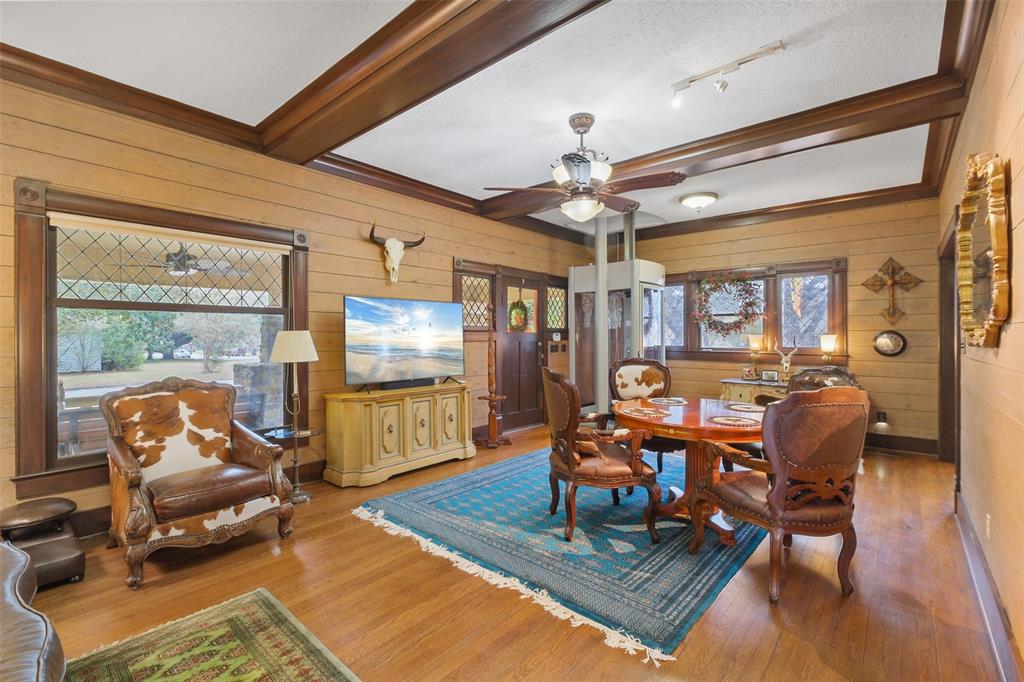 631 Ward St, Sealy, TX 77474