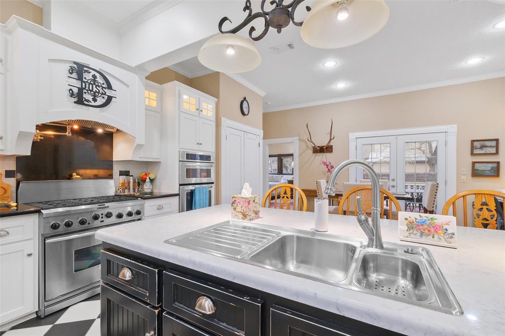 631 Ward St, Sealy, TX 77474