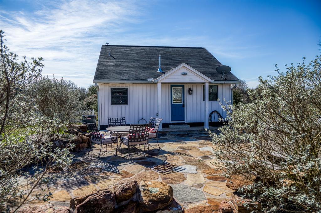 16905 E Wellmann Rd, Washington, TX 77880