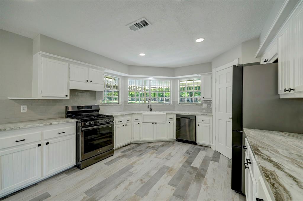 25869 Magnolia Dr, Splendora, TX 77372