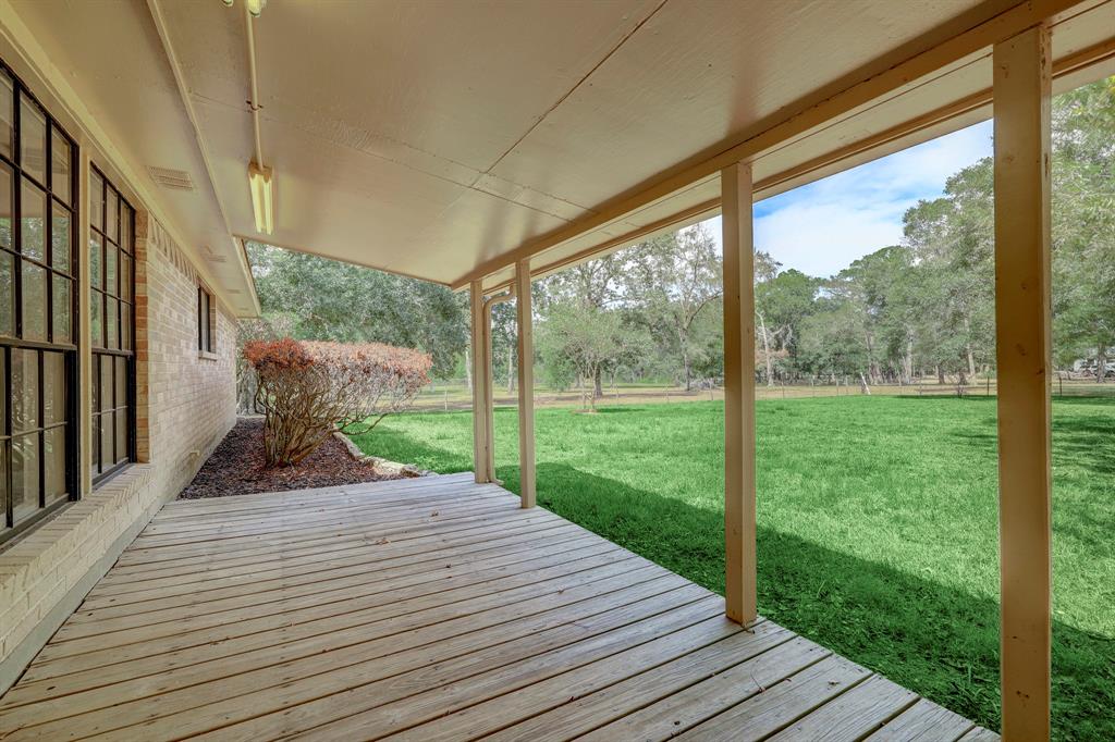 25869 Magnolia Dr, Splendora, TX 77372