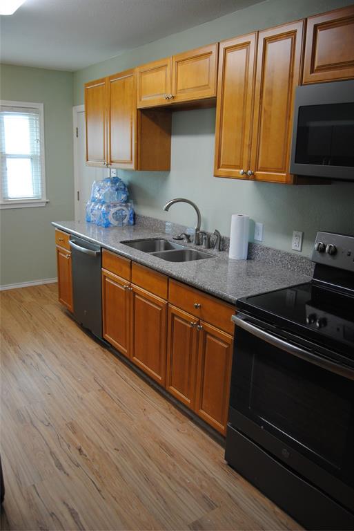 605 Wisteria St, La Marque, TX 77568