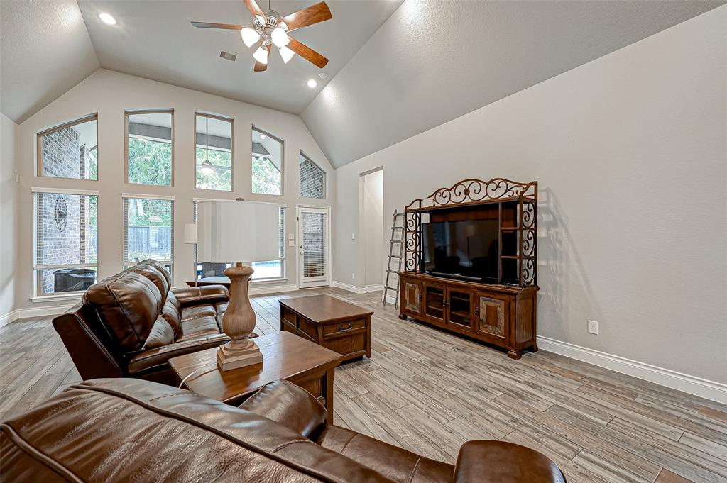 1310 Hackberry Heights Dr, Richmond, TX 77406