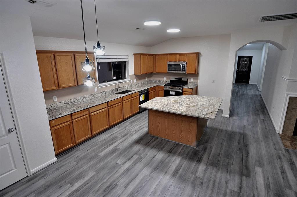 1318 Hawks Nest Dr, Houston, TX 77067