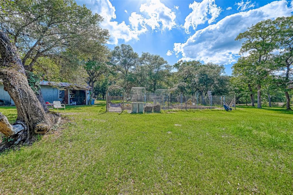 1124 Bass Rd, Garwood, TX 77442