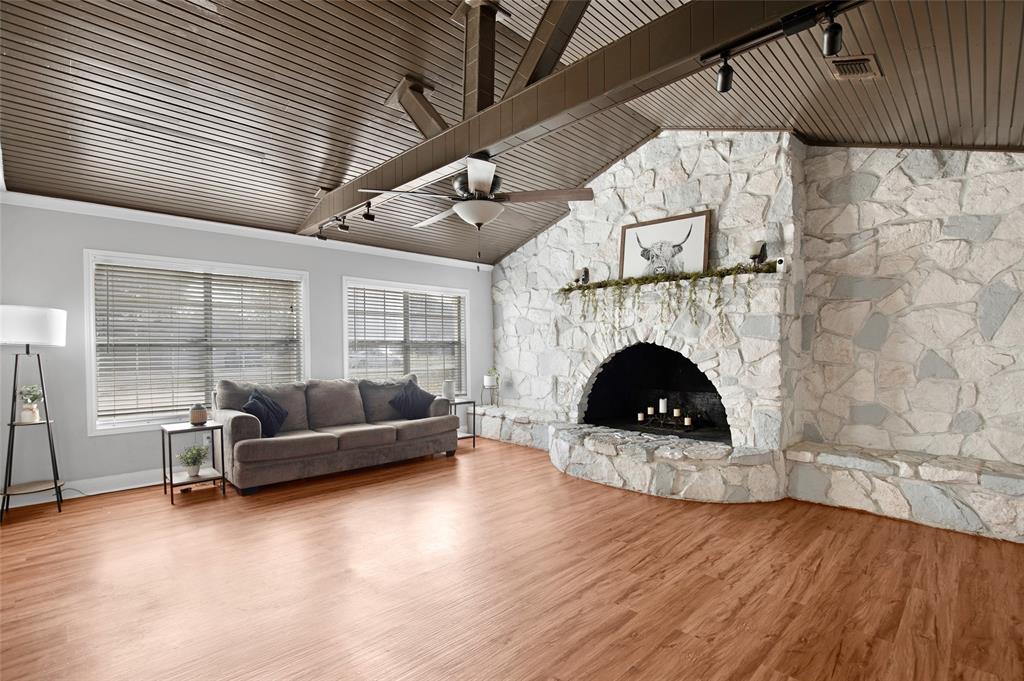 1000 Ridgewood St, Liberty, TX 77575