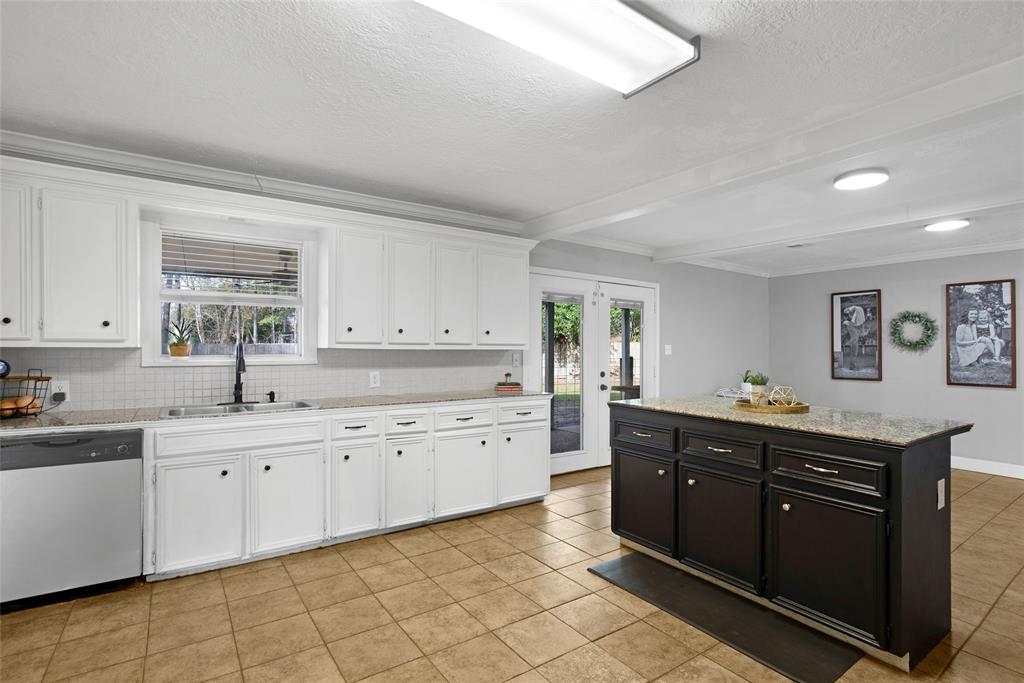 1000 Ridgewood St, Liberty, TX 77575