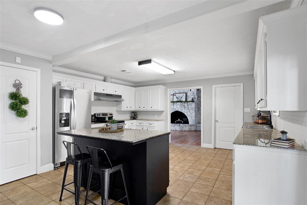 1000 Ridgewood St, Liberty, TX 77575