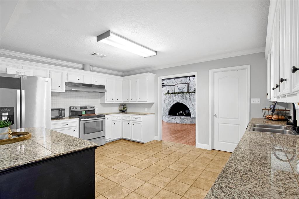 1000 Ridgewood St, Liberty, TX 77575