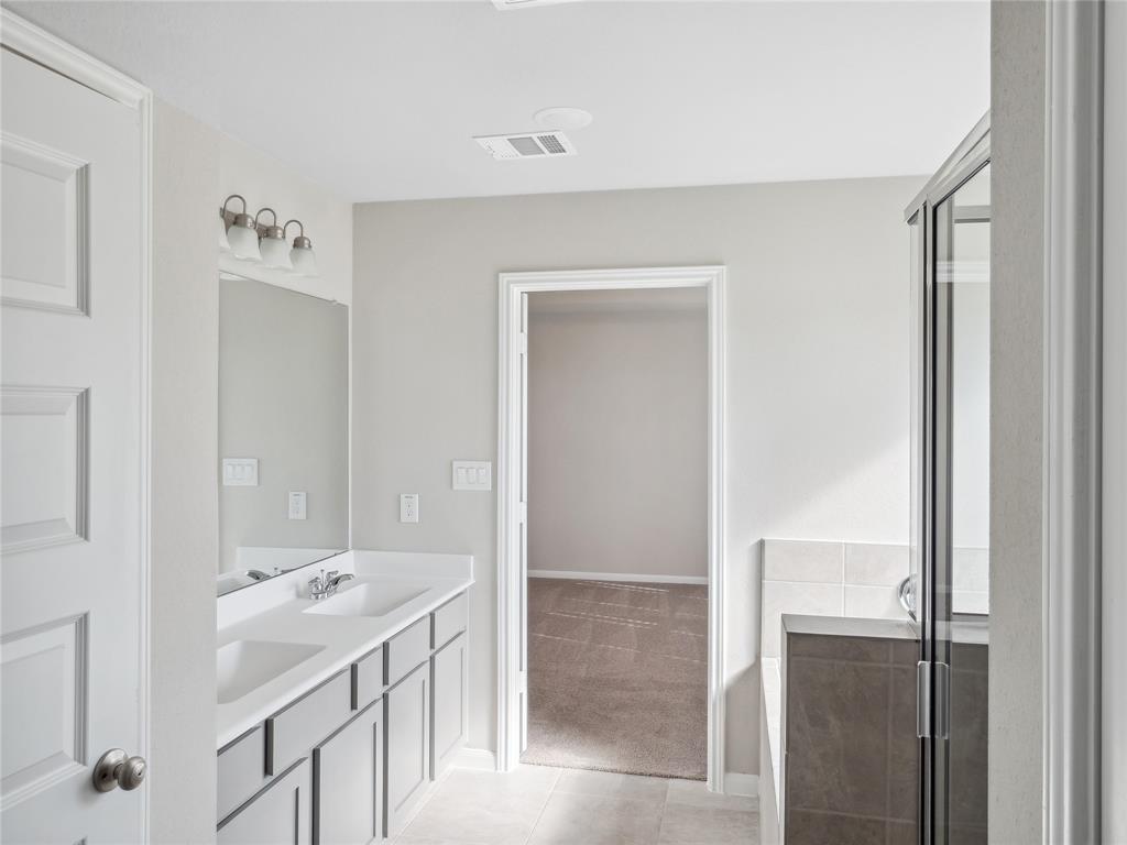 10606 Shimmer Bluff Ln, Humble, TX 77396