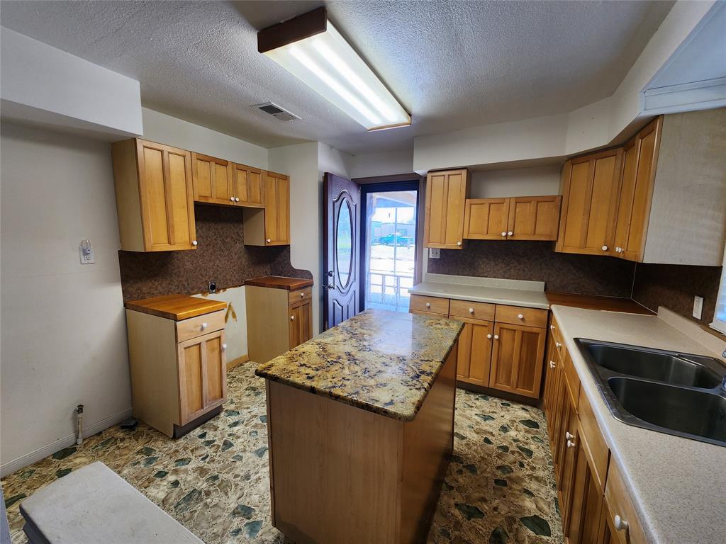 119 Fm 2078, Wadsworth, TX 77414