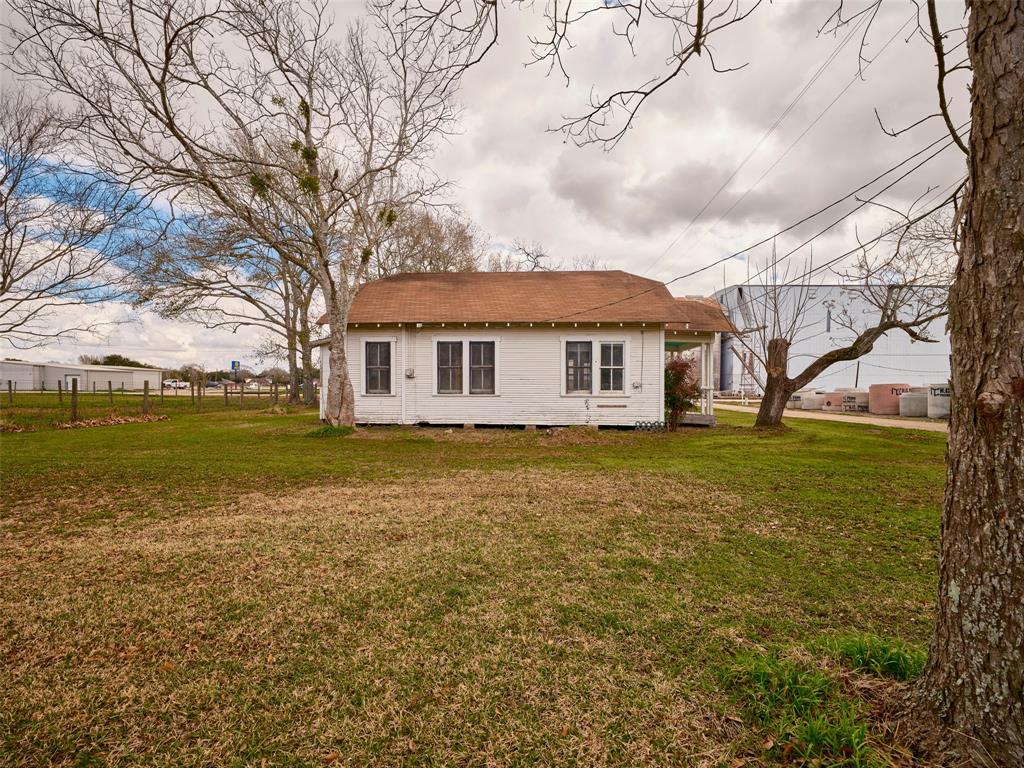 2906 Short St, Needville, TX 77461