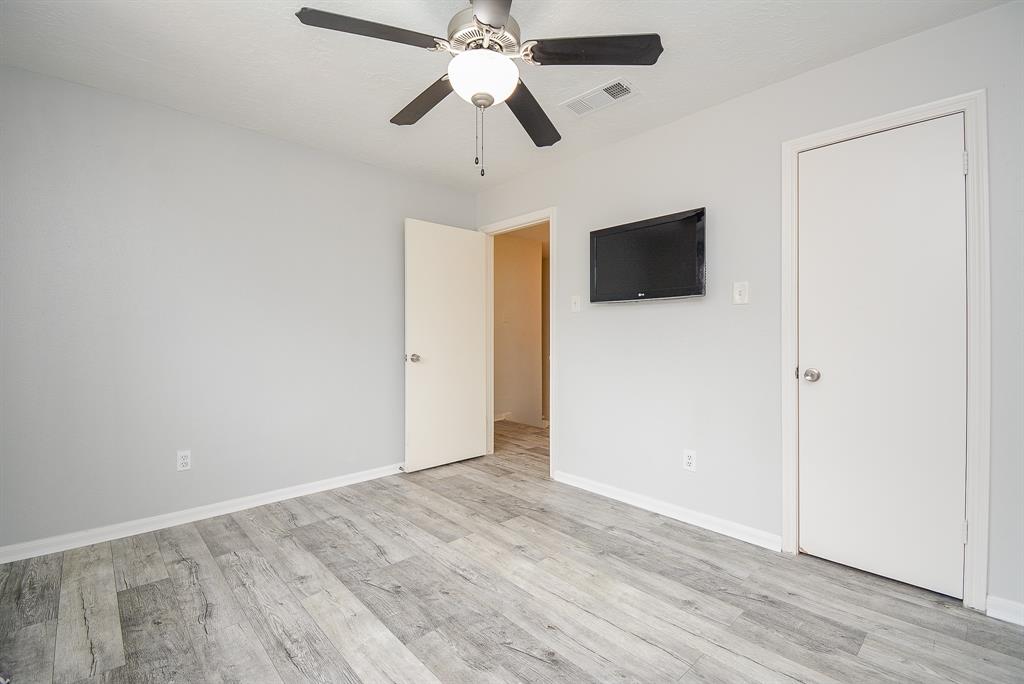 15302 La Mancha Dr, Houston, TX 77083