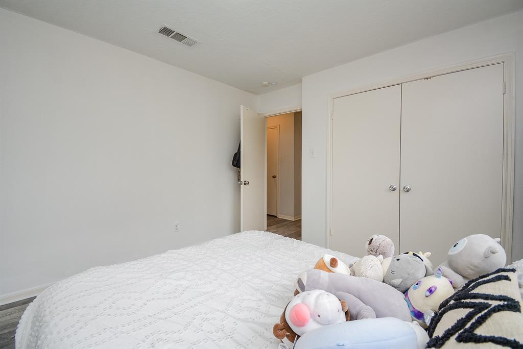 15302 La Mancha Dr, Houston, TX 77083