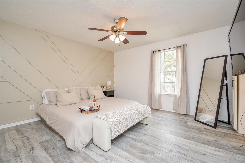 15302 La Mancha Dr, Houston, TX 77083