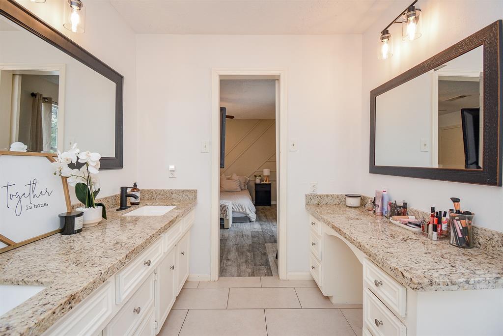 15302 La Mancha Dr, Houston, TX 77083