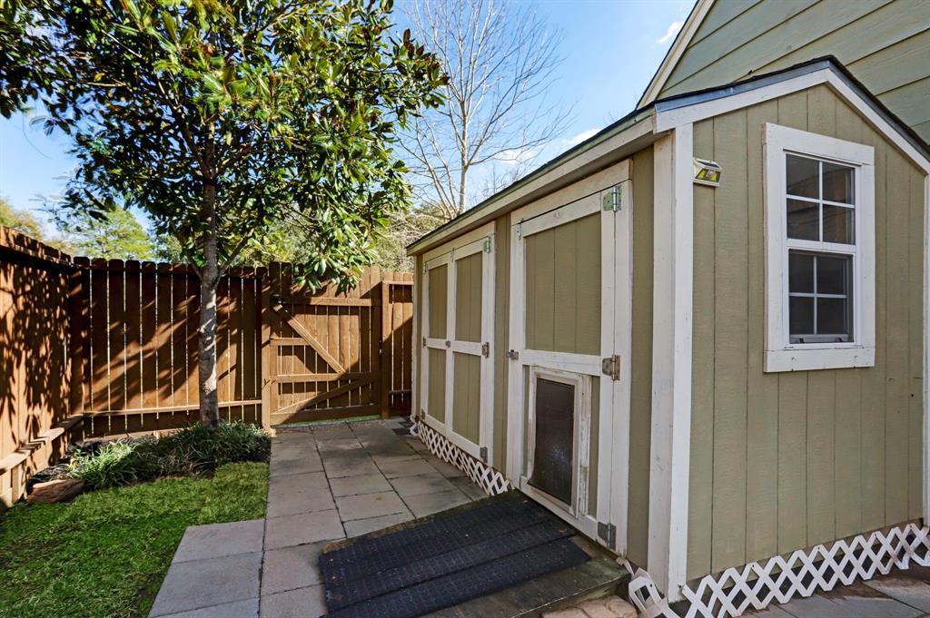 602 Rennie Dr, Katy, TX 77450