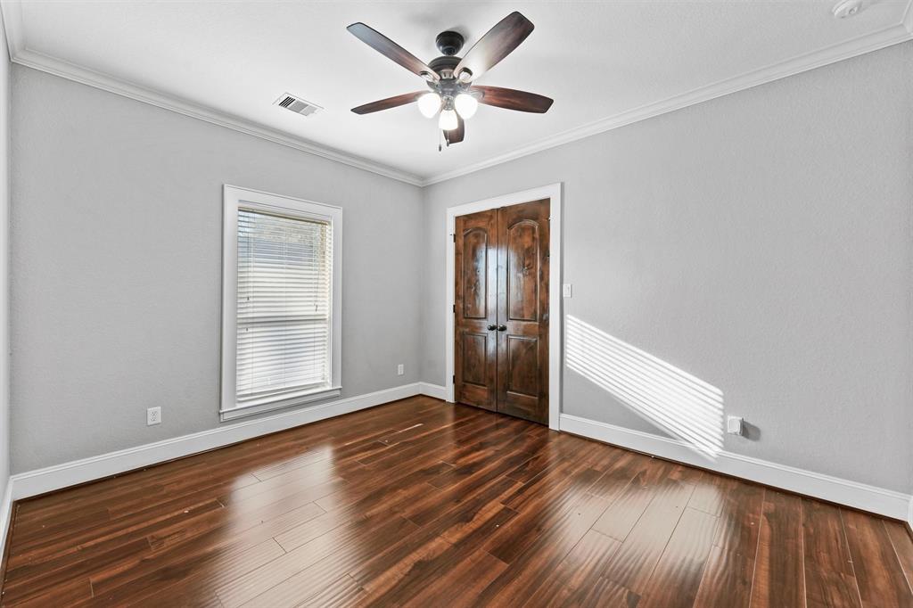 8221 Peekskill Ln, Houston, TX 77075