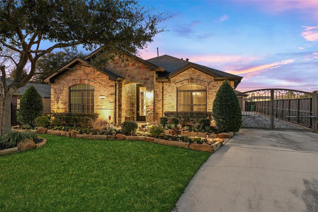 8221 Peekskill Ln, Houston, TX 77075