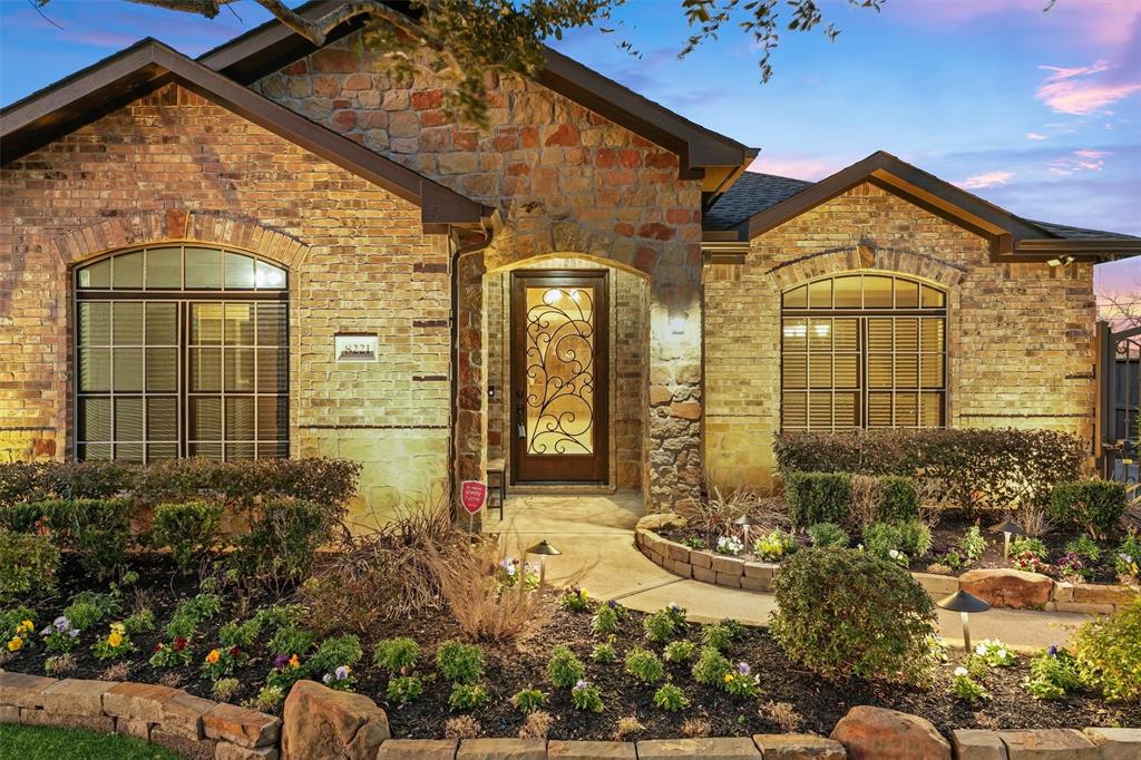 8221 Peekskill Ln, Houston, TX 77075