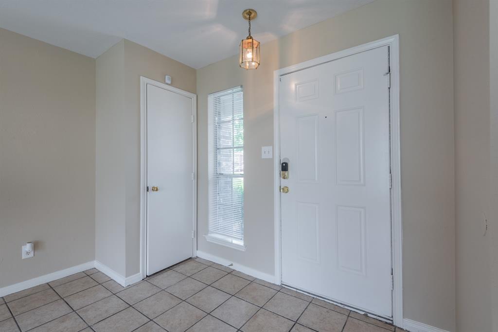 8006 Scarlet Tanager Dr, Humble, TX 77396